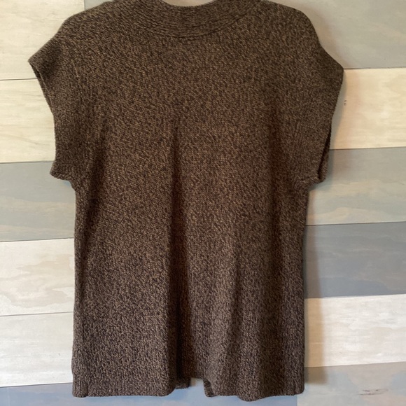 Bobbie Brooks medium cap sleeve one button sweater vest. Black and brown tweed. - Picture 4 of 4